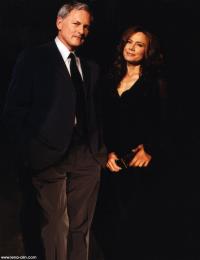 Lena Olin y Victor Garber